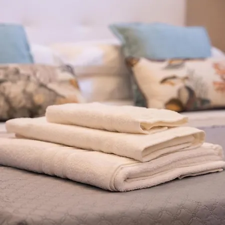 Lithos Guest Room-2